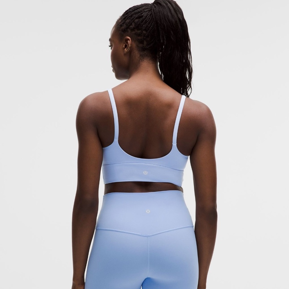 NWT lululemon Focuser Scoop-Neck Bra Nulu
C/D Cup Sinatra Blue Size S